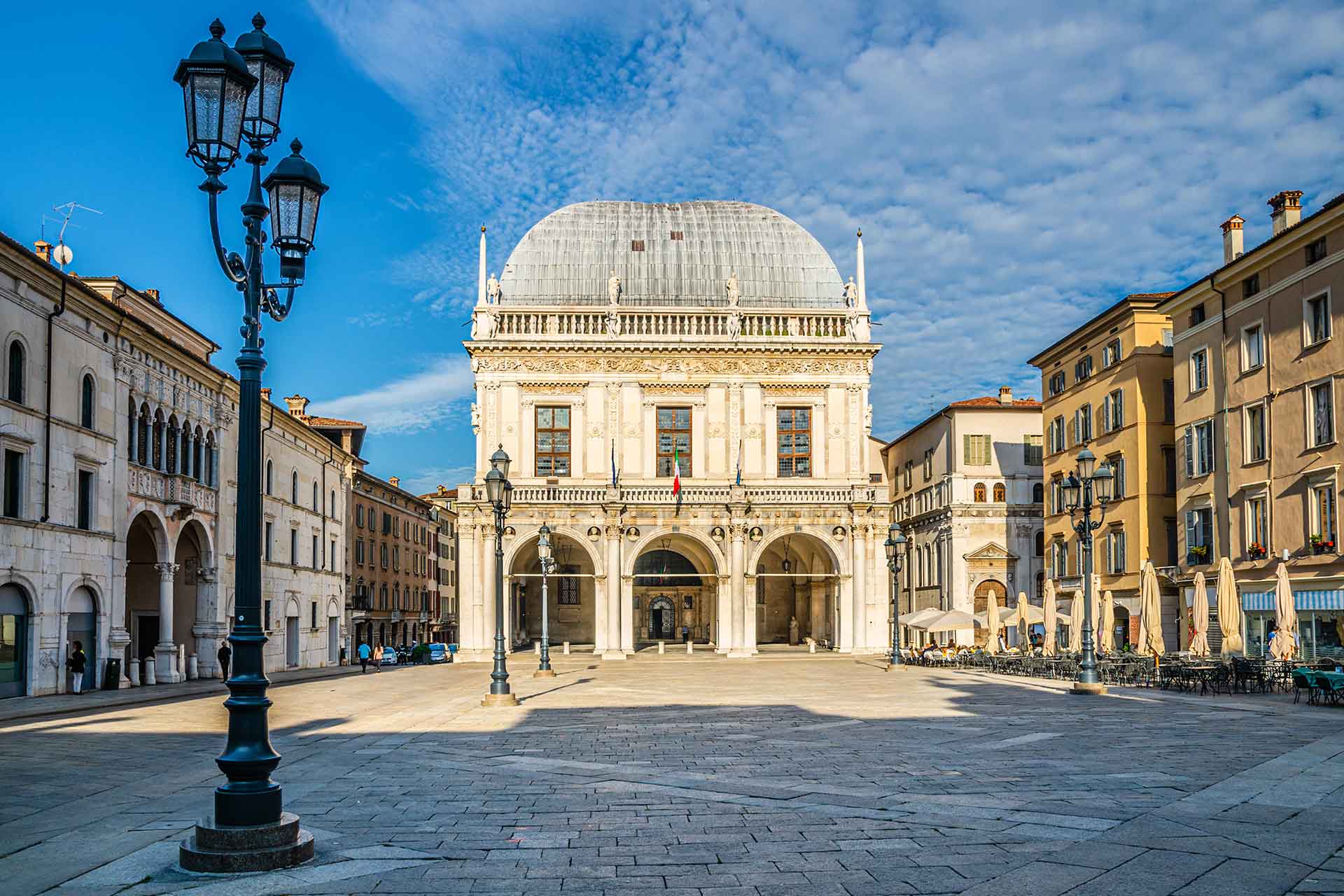Brescia Piazza della Loggia - Tour guidato di gruppo 